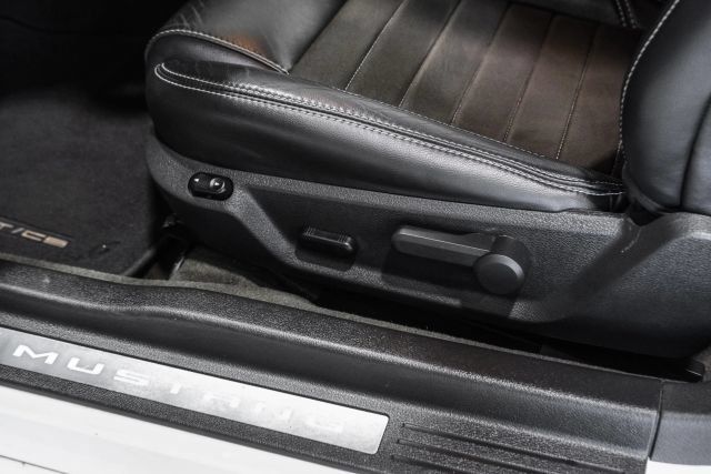 Used 2013 Ford Mustang GT Premium w/ Electronics Pkg RWD image 37