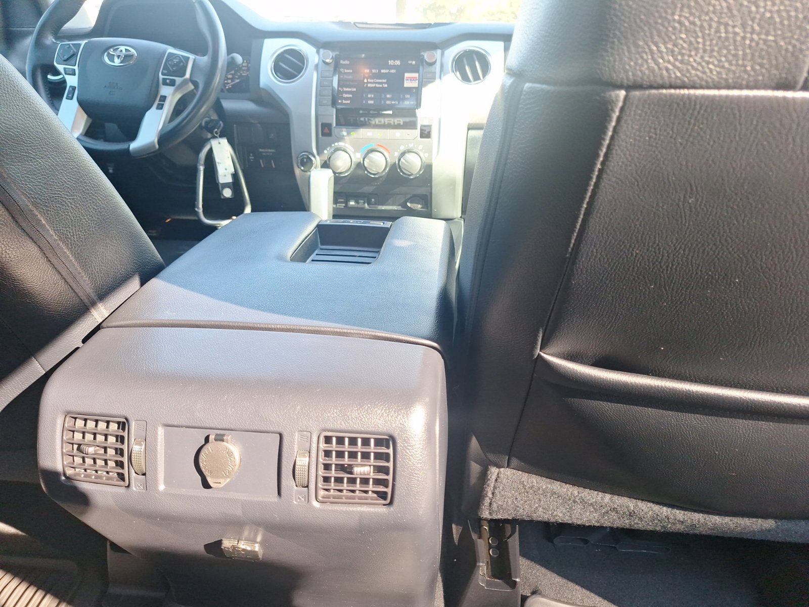 Used 2020 Toyota Tundra SR5 w/ SR5 Leather Package AWD/4WD image 34