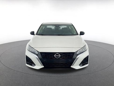 Used 2025 Nissan Altima 2.5 SV FWD image 6