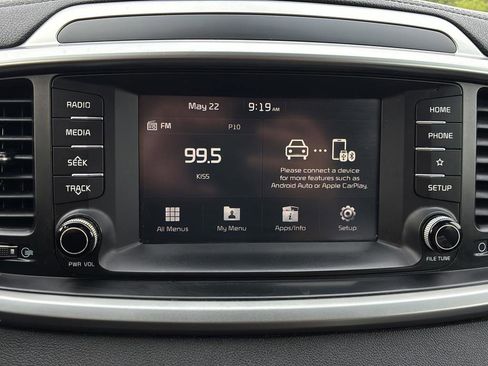 Used 2020 Kia Sorento LX FWD image 19