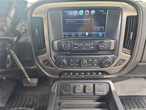 Used 2018 GMC Sierra 2500 Denali image 25
