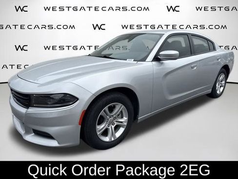 Used 2022 Dodge Charger SXT RWD image 2
