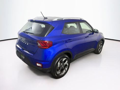 Used 2025 Hyundai Venue SEL FWD image 9