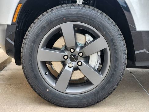 New 2026 Land Rover Defender 110 X-Dynamic SE AWD/4WD image 7