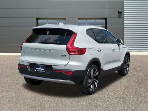 Certified 2023 Volvo XC40 B5 Ultimate w/ Protection Package Premier AWD/4WD image 7