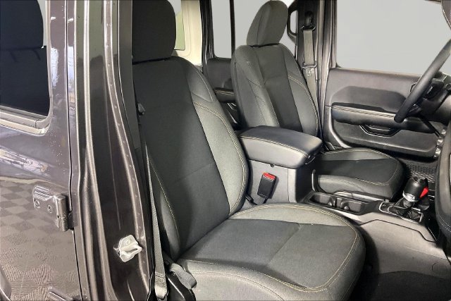 Used 2026 Jeep Wrangler Unlimited Sahara AWD/4WD image 26