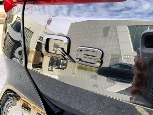 Certified 2025 Audi Q3 2.0T Premium w/ Convenience Package image 9