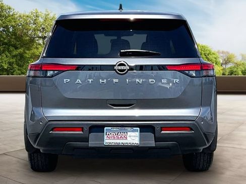 Used 2024 Nissan Pathfinder S FWD image 5