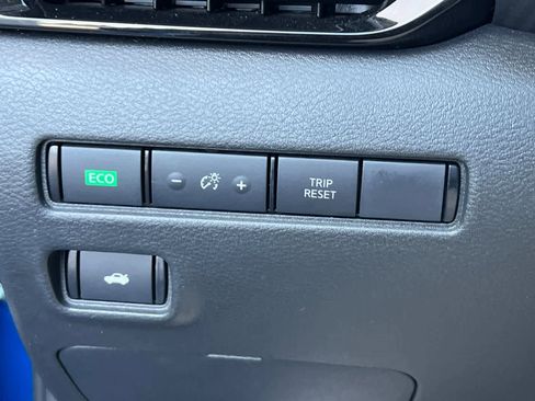 Certified 2025 Nissan Sentra SV w/ All-Weather Package FWD image 31