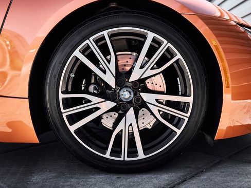 Used 2019 BMW i8 Coupe AWD/4WD image 25
