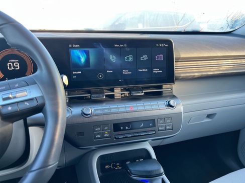 Used 2025 Hyundai Kona SEL image 18