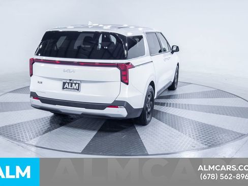 Used 2025 Kia Carnival FWD image 9
