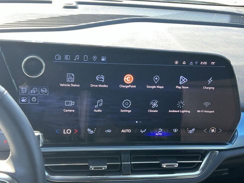 Used 2025 Chevrolet Equinox EV LT w/ Convenience Package image 13