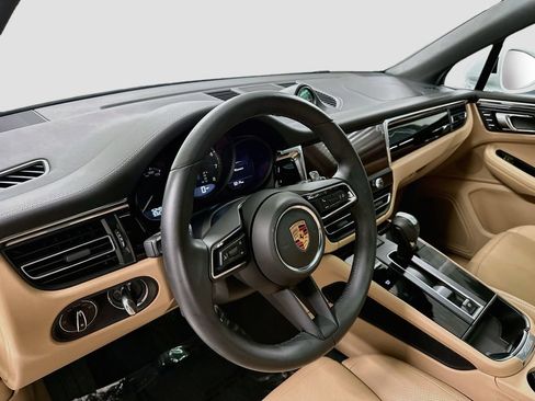 Used 2026 Porsche Macan AWD/4WD image 4