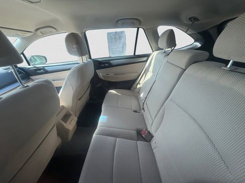 Used 2019 Subaru Outback 2.5i Premium w/ Popular Package #2 AWD/4WD image 10