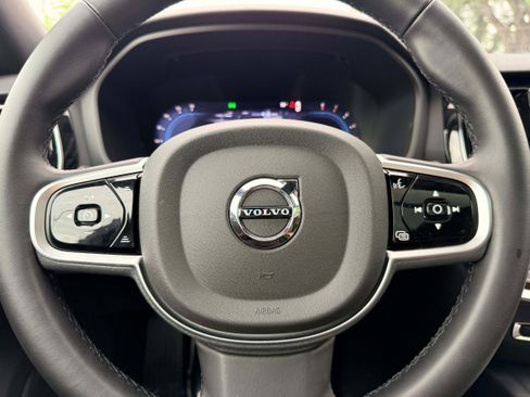 Certified 2025 Volvo V60 B5 Cross Country Plus AWD/4WD image 17