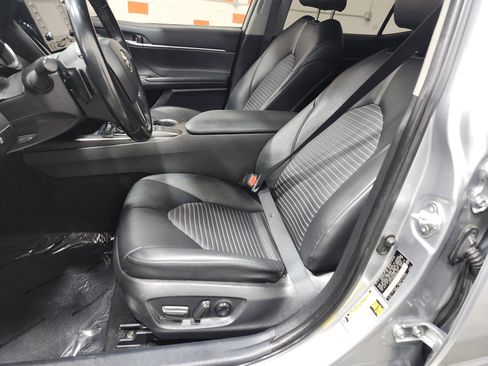 Used 2022 Toyota Camry SE image 16
