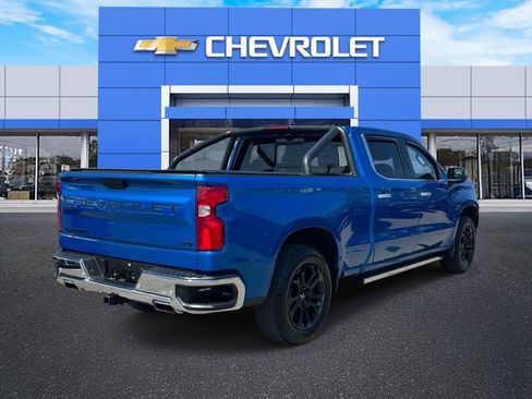 Used 2023 Chevrolet Silverado 1500 LTZ w/ LTZ Premium Package AWD/4WD image 5