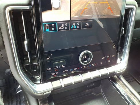 Used 2025 GMC Yukon Elevation AWD/4WD image 11