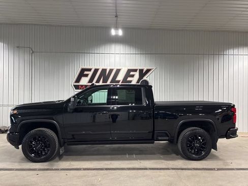 Used 2025 Chevrolet Silverado 2500 High Country w/ Midnight Edition AWD/4WD image 1