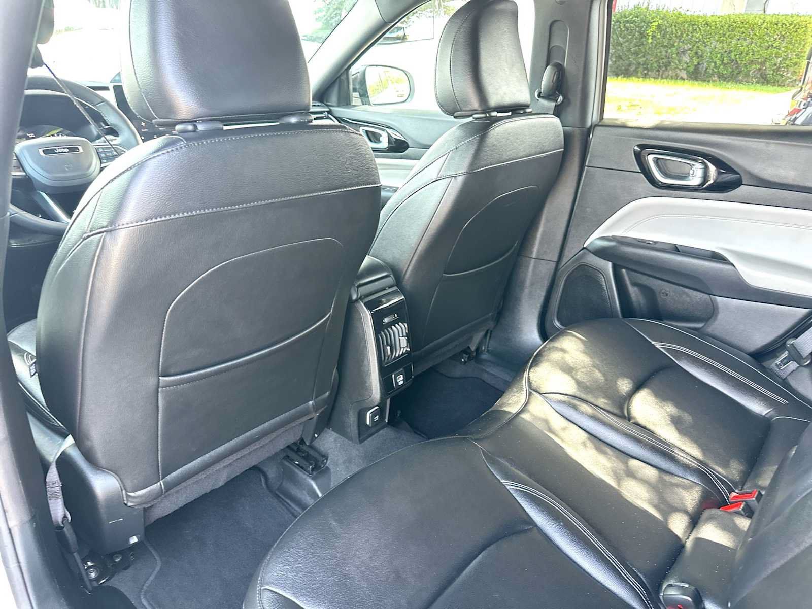 Used 2025 Jeep Compass Limited AWD/4WD image 24