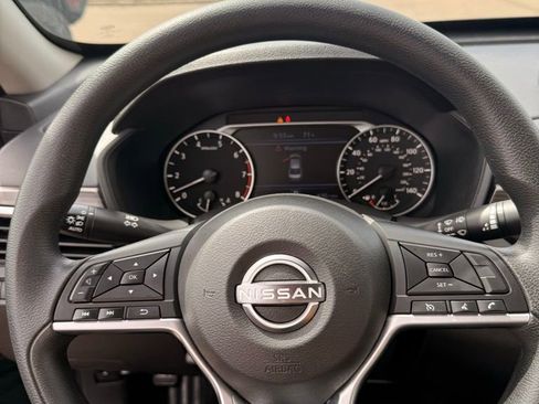 Used 2023 Nissan Altima 2.5 SV FWD image 12