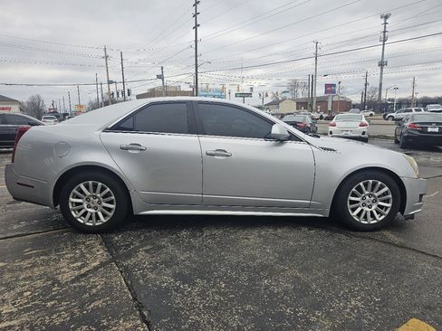 Used 2010 Cadillac CTS Luxury image 4