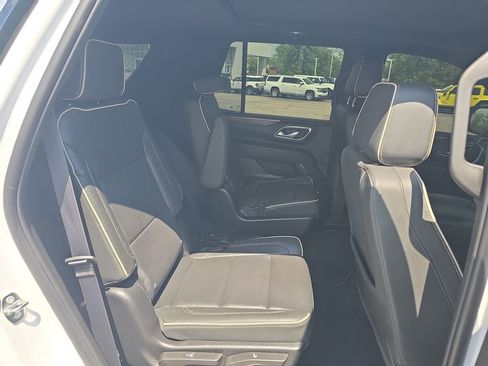 Used 2024 Chevrolet Tahoe Premier AWD/4WD image 21