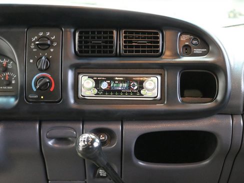 Used 2000 Dodge Ram 2500 Truck SLT image 88