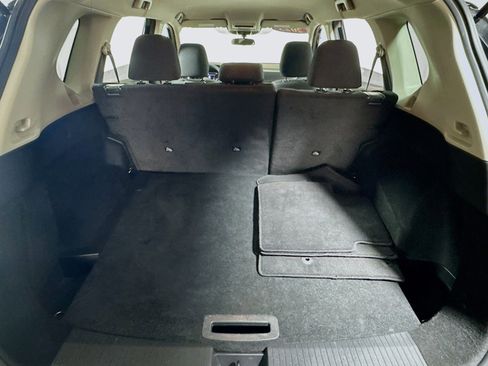 Used 2023 Nissan Rogue S image 24