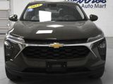 Used 2024 Chevrolet Trax LS w/ LS Convenience Package image 4