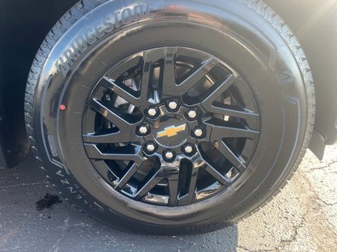 New 2025 Chevrolet Silverado EV LT image 30