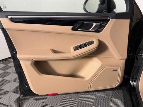 New 2026 Porsche Macan Turbo image 25