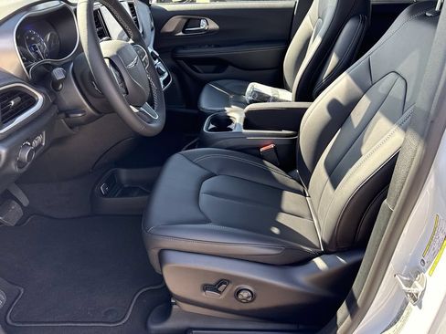 New 2026 Chrysler Voyager LX FWD image 14