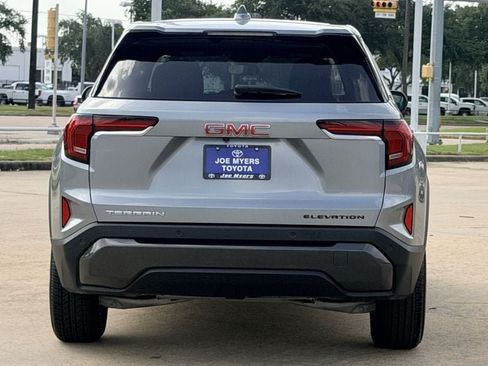 Used 2025 GMC Terrain Elevation FWD image 8