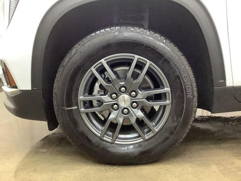 Used 2025 GMC Acadia Elevation image 29