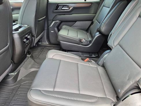 New 2026 GMC Yukon Denali w/ Denali Reserve Package AWD/4WD image 13
