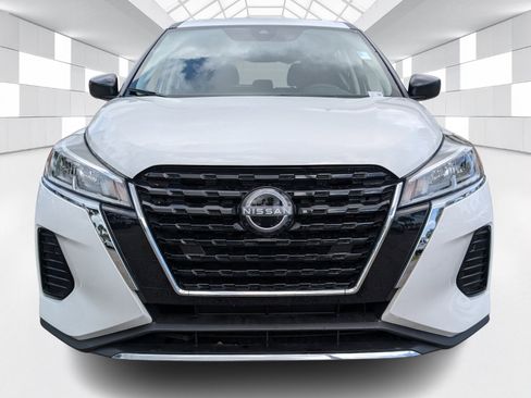 Certified 2024 Nissan Kicks S image 2