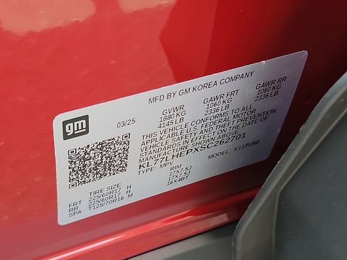 Used 2025 Chevrolet Trax LT w/ Driver Confidence Package FWD image 26