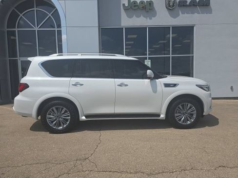 Used 2023 INFINITI QX80 Luxe w/ Cargo Package AWD/4WD image 4