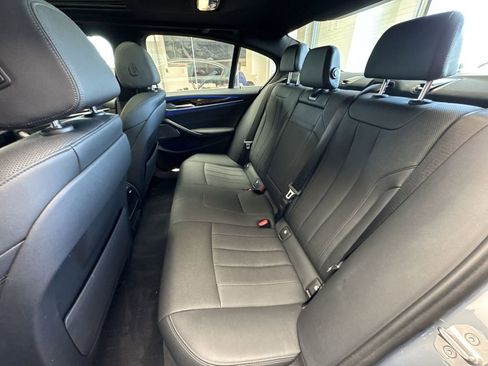 Used 2021 BMW 530i xDrive w/ Premium Package image 24