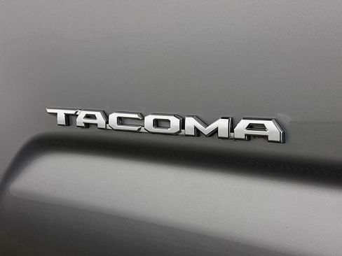 Used 2019 Toyota Tacoma SR5 RWD image 33