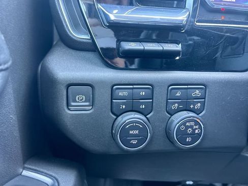 Used 2023 Chevrolet Silverado 1500 High Country w/ High Country Premium Package AWD/4WD image 24