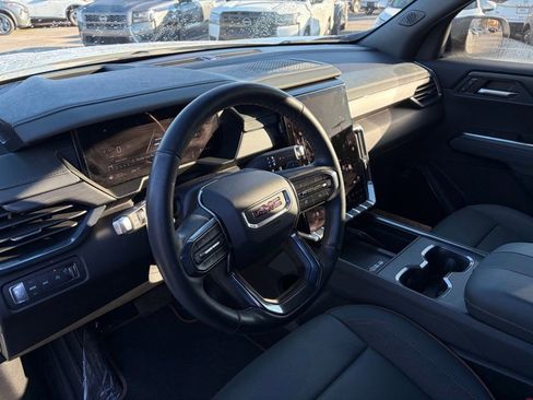 Used 2024 GMC Acadia AT4 w/ Luxury Package image 15