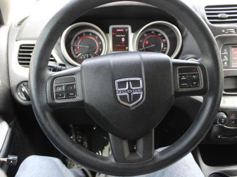 Used 2011 Dodge Journey Mainstreet FWD image 9