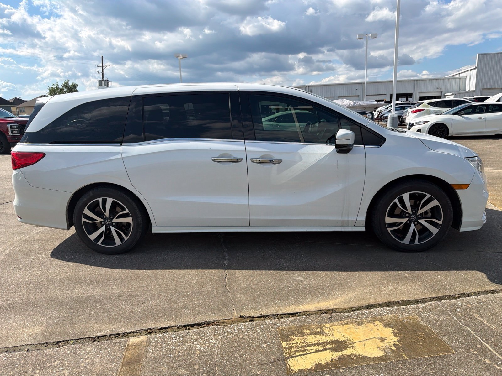 Used 2018 Honda Odyssey Elite image 5