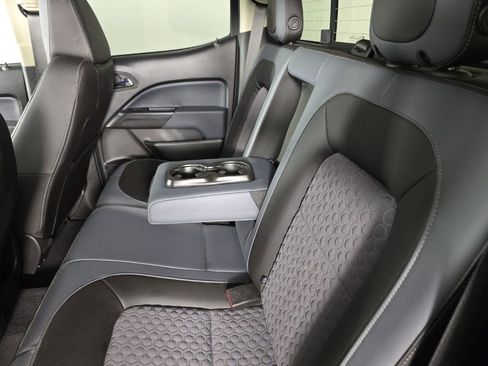 Used 2022 Chevrolet Colorado Z71 w/ Z71 Midnight Edition image 28