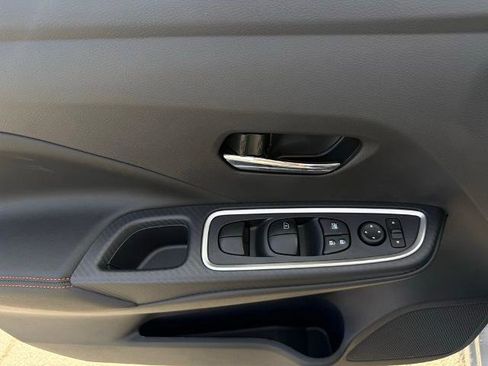 New 2025 Nissan Versa SR w/ Trunk Package image 19