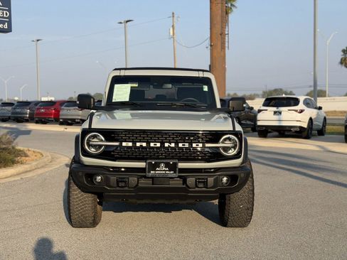 Used 2023 Ford Bronco Wildtrak image 24