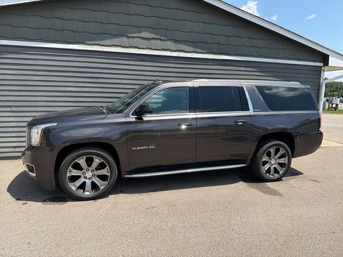 Used 2017 GMC Yukon XL SLE w/ Convenience Package AWD/4WD image 21
